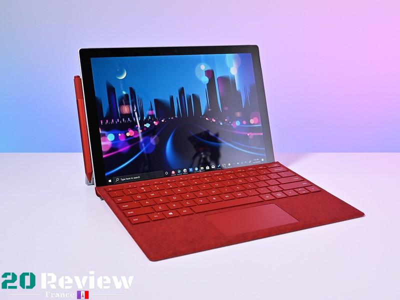 La Surface Pro 7 est votre ordinateur portable 2-en-1 à écran tactile de 12,3" qui s'adapte à l'infini à vous, désormais avec un traitement plus rapide, plus de connexions et une autonomie d'une journée.