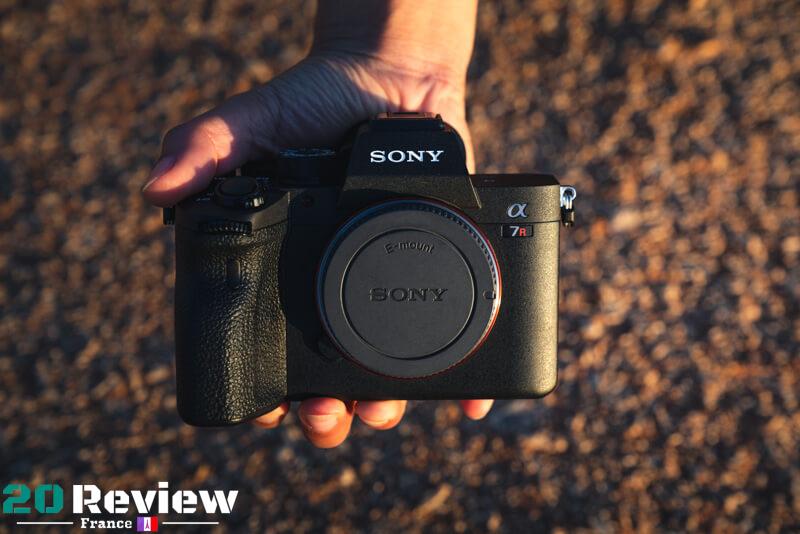 Le Sony a7R IV est la caméra sans miroir plein format haute résolution de quatrième génération de la société et est construit autour d'un capteur BSI-CMOS qui délivre 60,2 MP.
