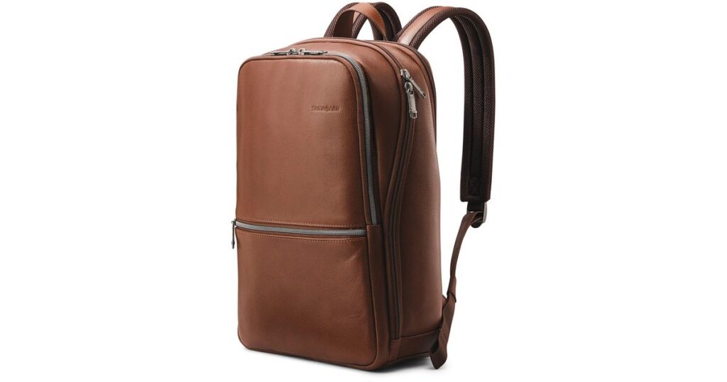 Samsonite Classic Leather Slim Backpack  parfait ! Beaucoup de tailles de poches différentes pour le rangement, mon ordinateur portable est bien protégé, le sac à dos glisse facilement sur la poignée. 