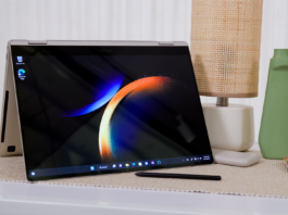 Le Galaxy book pro 360 est livré avec un processeur Intel Core i7-1165G7 et 16 Go de RAM, ce qui en fait une machine rapide et rapide.