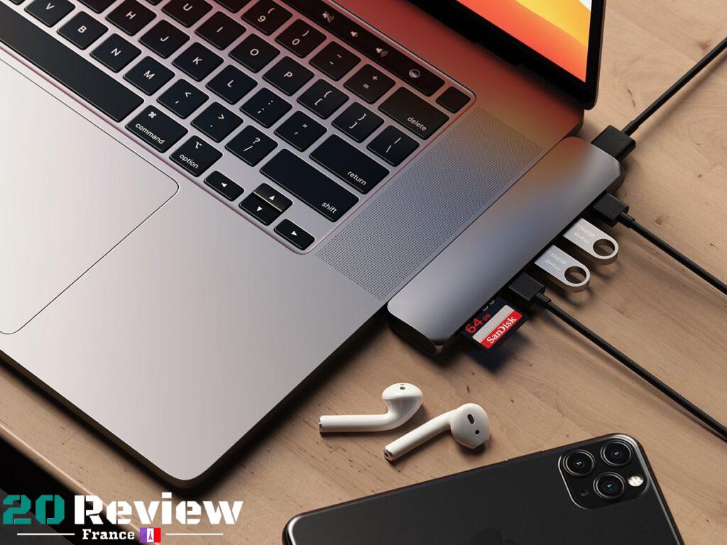 L'adaptateur Satechi Aluminium Pro Hub est le plus récent ajout à notre collection USB Type-C et le compagnon idéal pour votre nouveau MacBook Pro ou MacBook Air 2019.