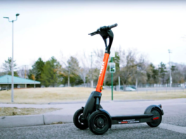 Montez à bord et partez faire un tour. Ce sont des meilleurs trottinettes électriques que vous pouvez acheter aujourd’hui, et chacun d’entre eux vous permettra de vous déplacer en ville avec style.