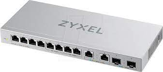 Le Zyxel XGS1010-12 est livré avec huit ports Ethernet Gigabit, deux ports 2,5 Gigabit et deux ports de liaison montante SFP+ 10 Gigabit.