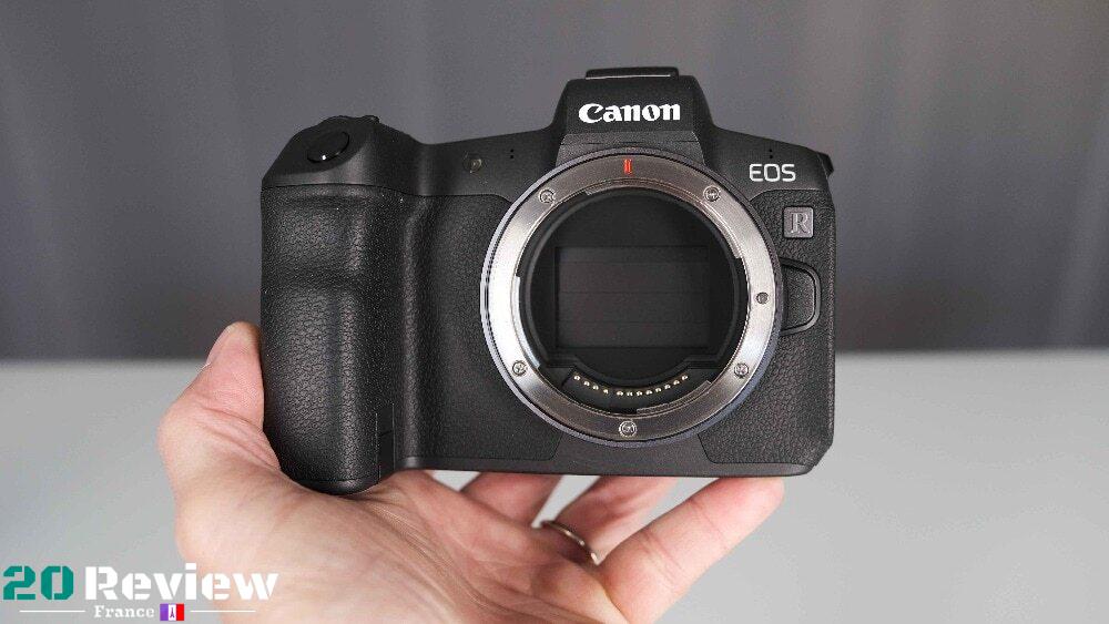 La Canon EOS R combine une monture d'objectif redéveloppée et un capteur d'image plein format mis à jour pour un système de caméra multimédia unique et sophistiqué.
