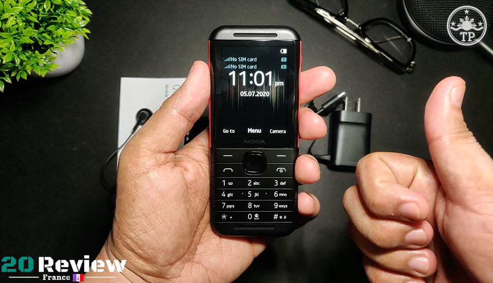 Le Nokia 5310 est la version 2020 du téléphone XpressMusic classique équipé de boutons dédiés à la musique, d'une radio FM sans fil et d'une batterie longue durée.