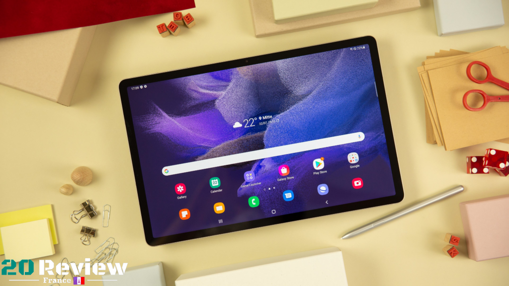 Le Samsung Galaxy Tab S7 FE 5G offre une expérience immersive avec une navigation fluide, un gameplay sans décalage et une batterie longue durée.