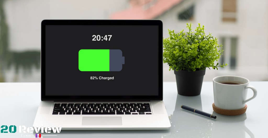 La durée de vie de la batterie se faufile derrière environ 11 heures dans nos propres tests, bien qu'Apple affirme que l'ordinateur portable peut fonctionner jusqu'à 15 heures de navigation sur le Web et 18 heures de lecture vidéo.