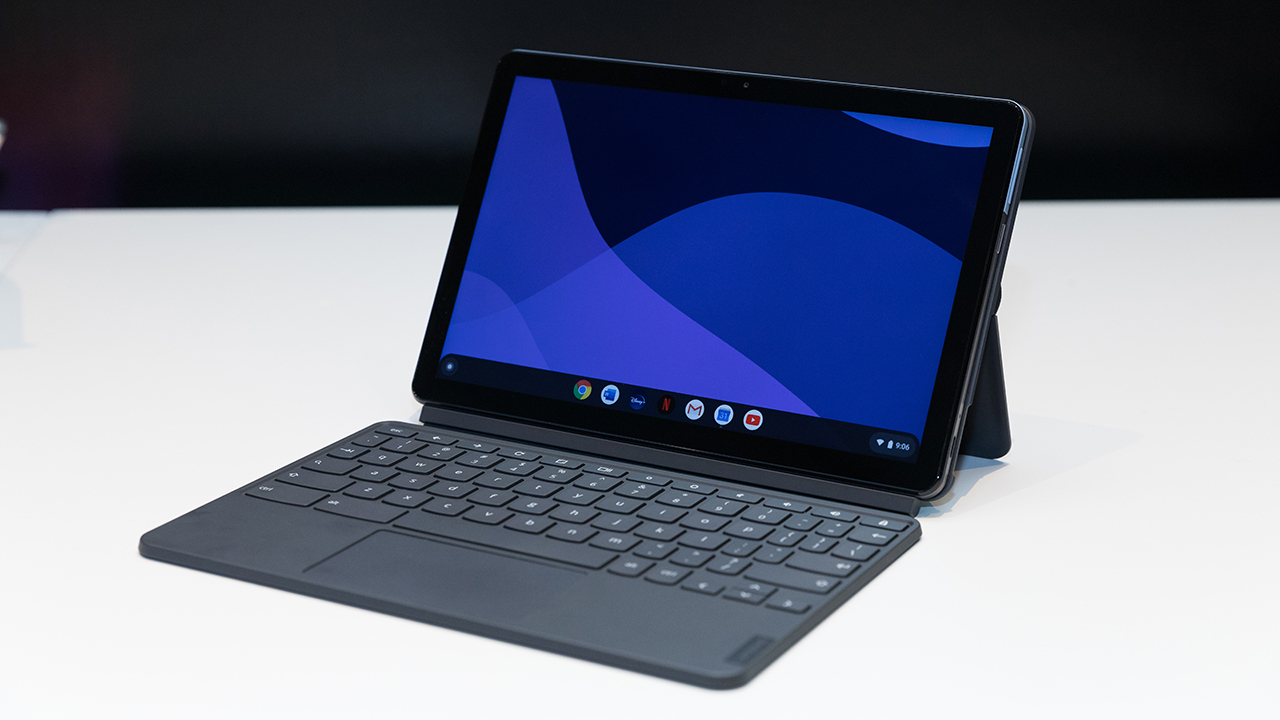 Le Chromebook Duet 3 de Lenovo est une jolie petite tablette de 10 pouces dotée d'un excellent écran lumineux.