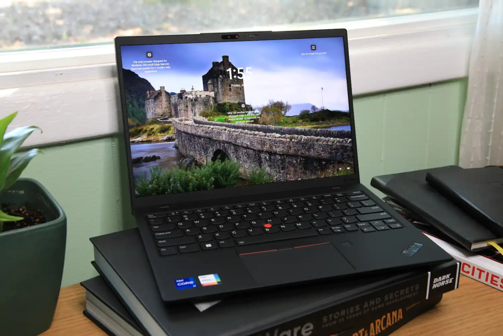 L'ordinateur portable Lenovo ThinkPad X1 Nano de 13 pouces pèse moins d'un kilogramme et est doté de la puissance Intel® de 11e génération.
