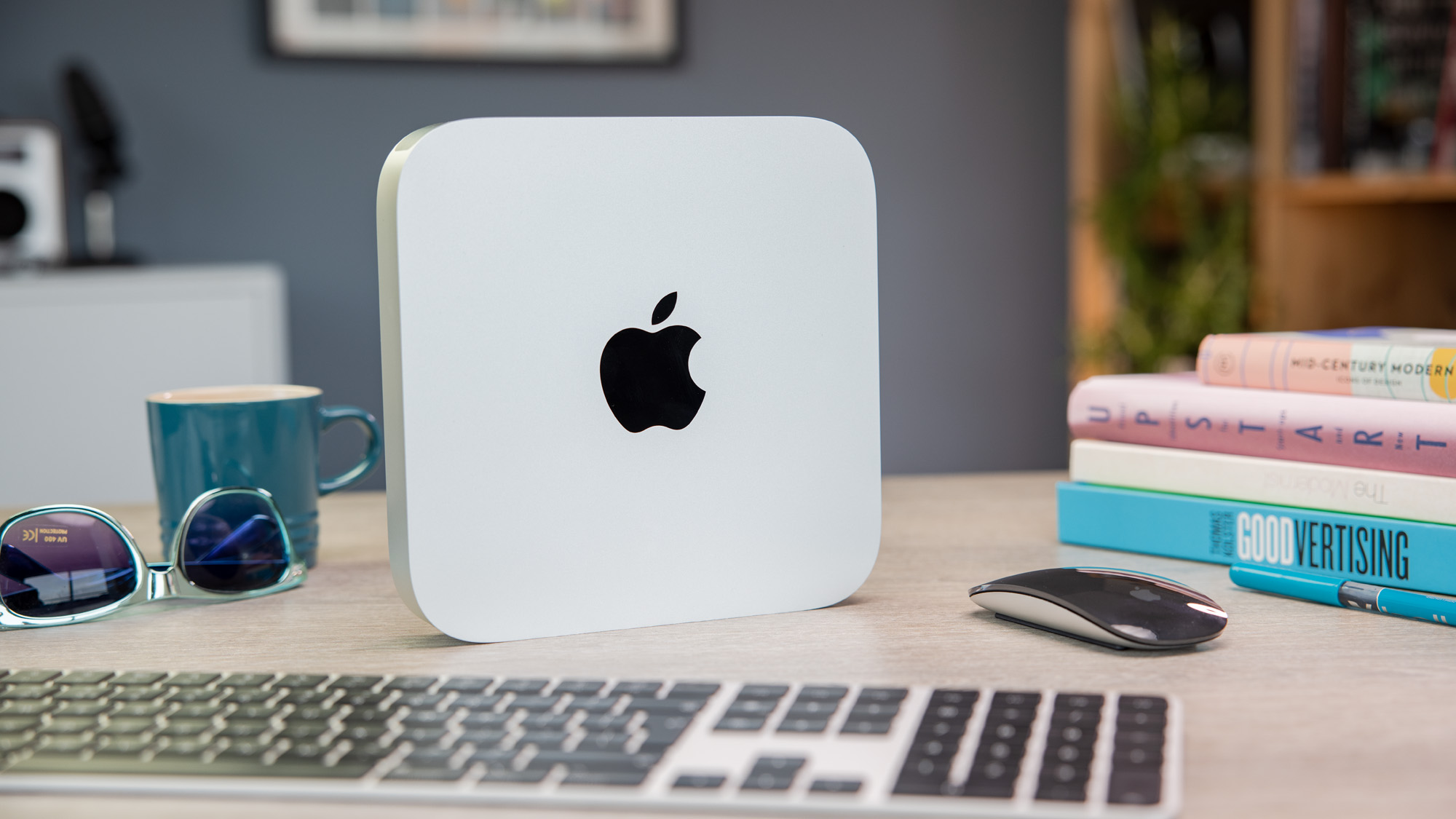 L'Apple Mac Mini (2023) est une machine merveilleuse, idéale pour ceux qui travaillent principalement à partir d'un seul endroit et qui ont besoin de suffisamment de puissance pour accomplir leurs tâches.