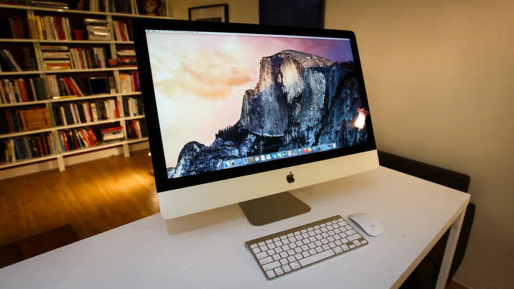 L'Apple iMac de 27 pouces bénéficie d'une webcam 1080p, d'une nouvelle option d'écran au fini mat et de choix de processeur et de GPU plus rapides.