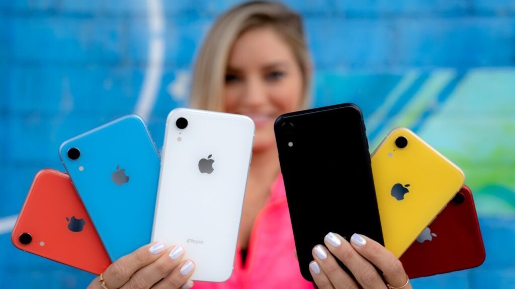 L'iPhone XR est disponible en six nouvelles finitions : blanc, noir, bleu, jaune, corail et RED.