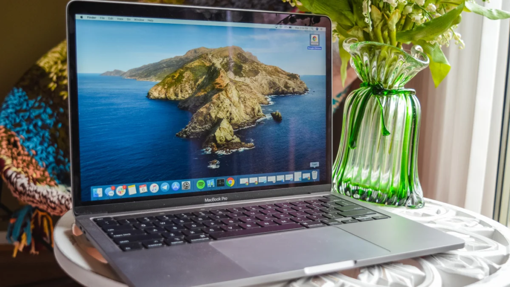 Le MacBook Pro M1 est facilement l’un des meilleurs ordinateurs portables 13 pouces que l’on puisse acheter.