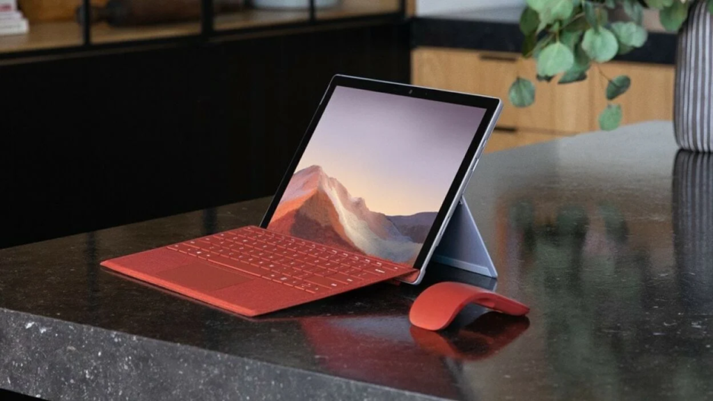 La Surface Pro 7 se présente comme un hybride ordinateur portable/tablette, et honnêtement, c'est l'un des exemples les plus convaincants du marché.