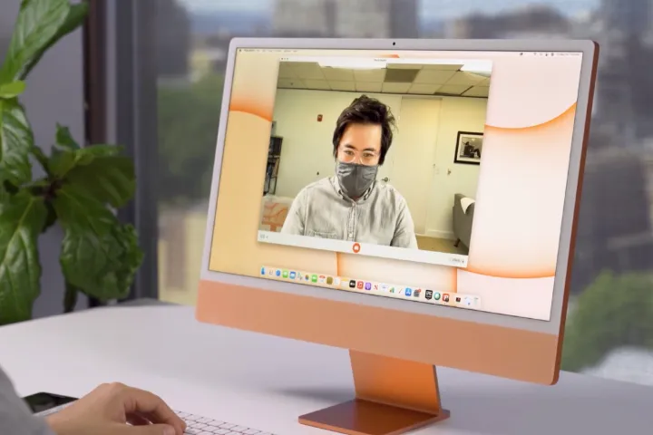 La webcam 1080p de l'iMac 24 Pouces offre une excellente qualité d'image lors des appels vidéo, ce qui est particulièrement apprécié maintenant que de plus en plus de personnes travaillent à distance.
