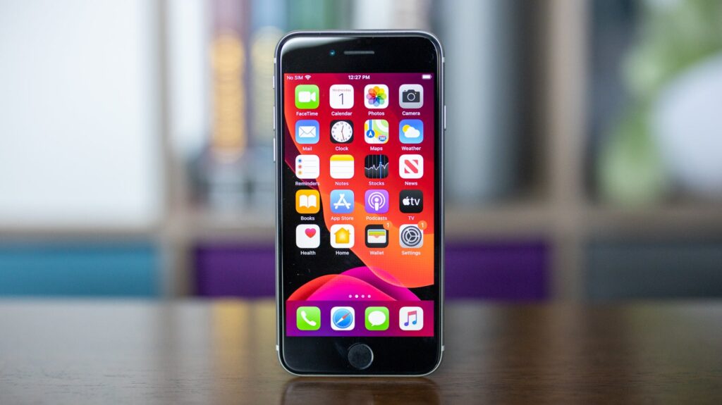 Avec l'iPhone SE, Apple a sorti un smartphone attrayant qui brille avec un processeur rapide, un grand écran, une connexion Wi-Fi rapide et une longue mise à jour.