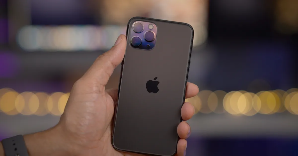 L'iPhone 11 Pro est le smartphone 2019 le plus puissant d'Apple, disponible dans une taille conviviale.