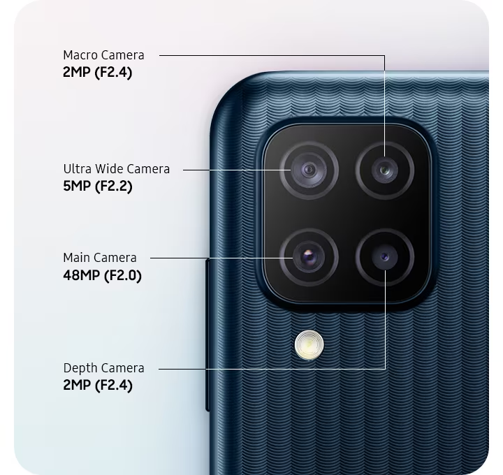 Les cameras du Galaxy M12, en revanche, sont plutôt bons. Il dispose d'un objectif principal de 48MP suivi d'un ultra-large de 5MP, d'une profondeur de 2MP et d'un capteur macro de 2MP.