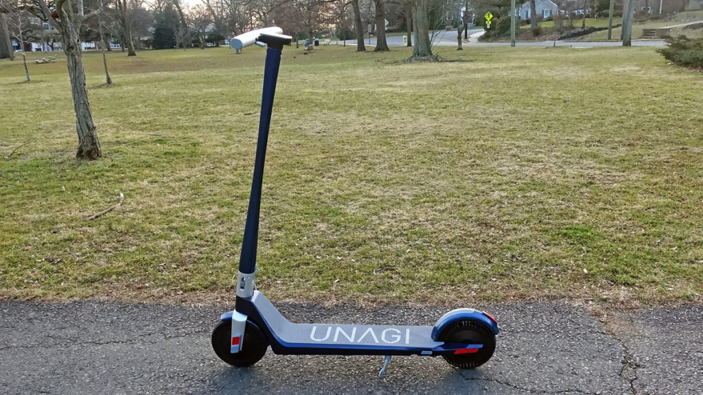 L'Unagi Model One Voyager est l'un des meilleurs scooters de banlieue disponibles sur le marché aujourd'hui. Le style, les performances et les fonctionnalités supplémentaires lui donnent une longueur d'avance sur la concurrence.