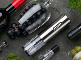 L'Ouvre Bouteille Electrique est un appareil design particulièrement utile pour déboucher très rapidement des Bouteille .