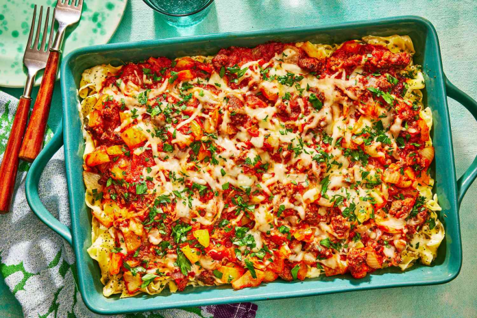Nous avons passé des heures à tester des plats en cocotte populaires de grandes marques, en les utilisant pour préparer de tout, des lasagnes aux enchiladas en passant par le pâté chinois.