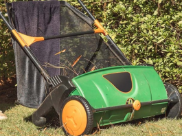 Nous avons testé six balayeuses à gazon différentes dès le début de la saison d'entretien des pelouses - une combinaison de modèles à pousser et à tracter qui se fixent à l'arrière d'une tondeuse autoportée - ramassant environ 870 livres de débris de manière beaucoup plus facile.